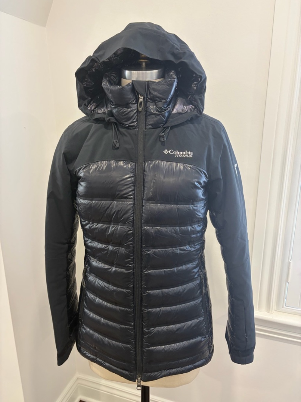 Columbia Black Titanium Insulated Hooded Puffer Jacket